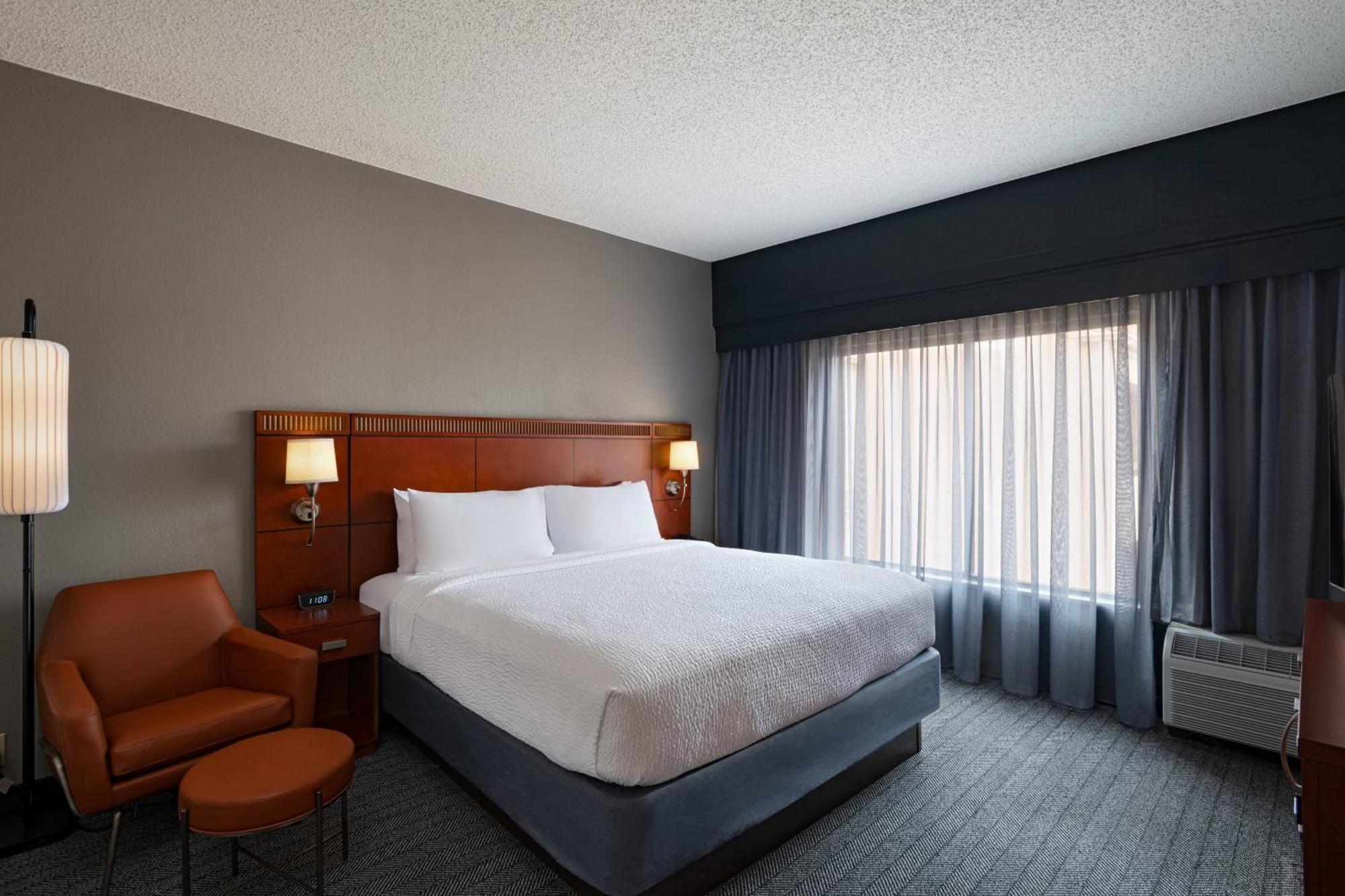 Courtyard By Marriott San Antonio Airport Hotel Kültér fotó