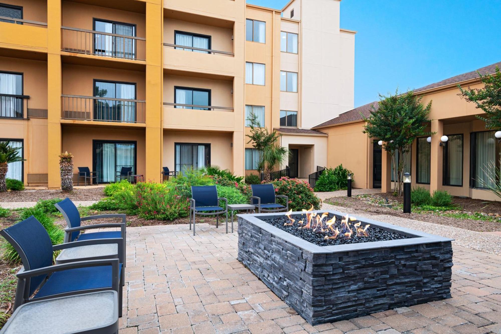 Courtyard By Marriott San Antonio Airport Hotel Kültér fotó