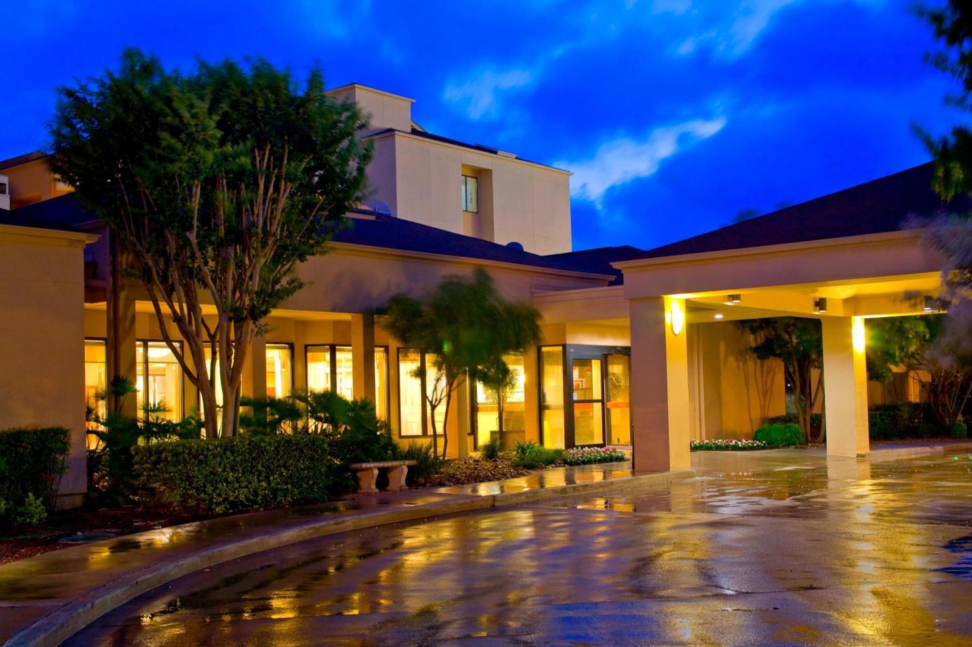 Courtyard By Marriott San Antonio Airport Hotel Kültér fotó